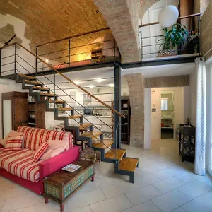 Stilnuovo In The Historic Center Of Very Close To Campo Square Siena