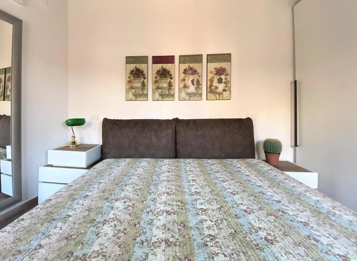 Da Bernardino-Cozy Apartment With Bike Box Siena 0*,  Italy